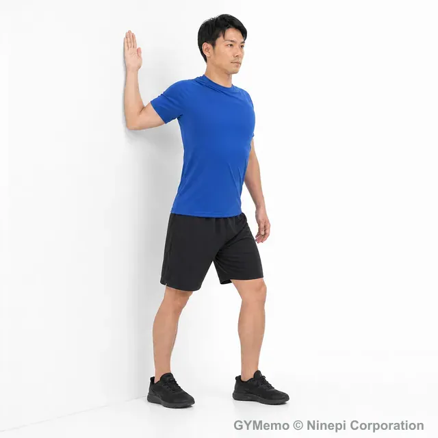 胸のストレッチの動作